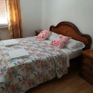 2* Pensión Venice