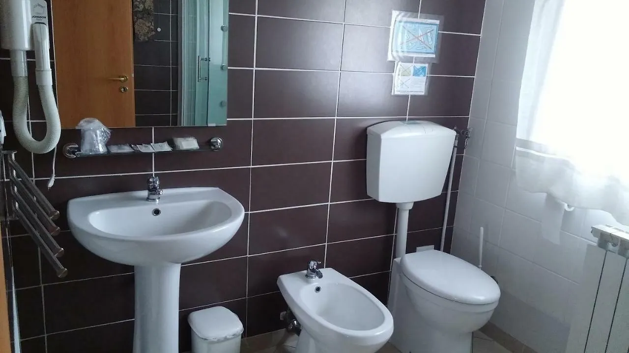 Venice Airport Room Favaro Veneto 0*,  İtalya